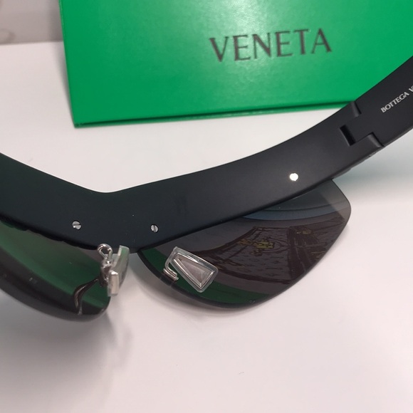 New Authentic Bottega Veneta BV1209S 002 Black Oversized Square Sunglasses - Picture 7 of 14